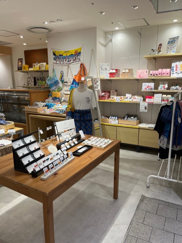 兵庫県おみあげ発掘屋の雑貨コーナー(私が撮影)