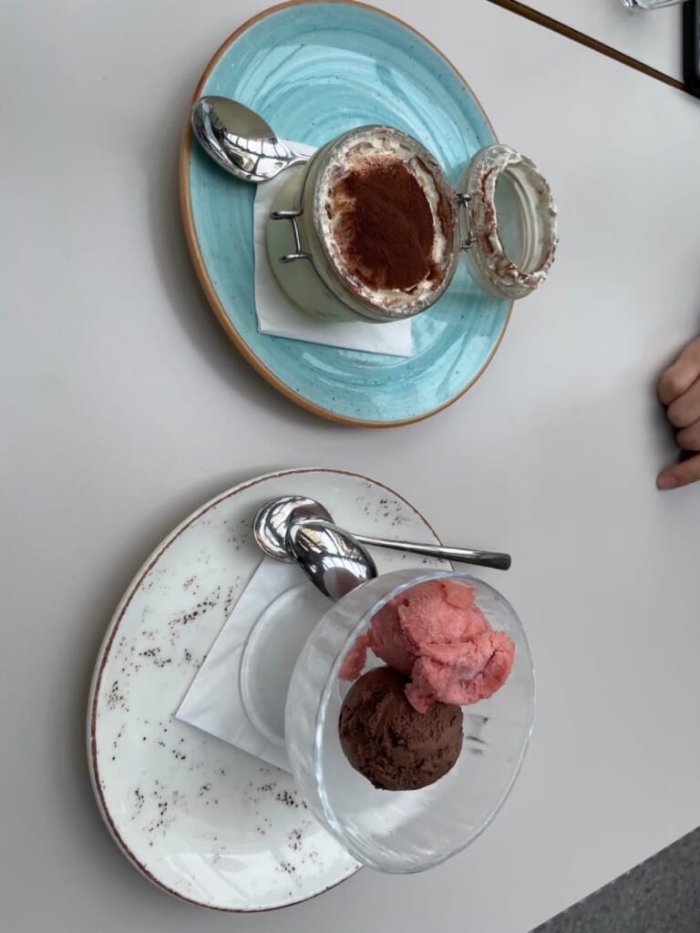 ティラミスとジェラートのデザート