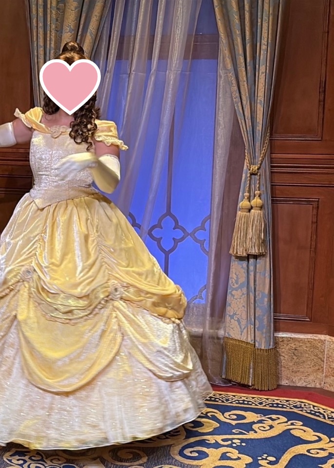 プリンセス・フェアリーテイル・ホールで会えたベル（顔はハートでかくしています・私が撮影）